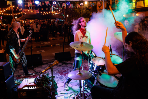 Stammers se apresentando no Festival Schornstein